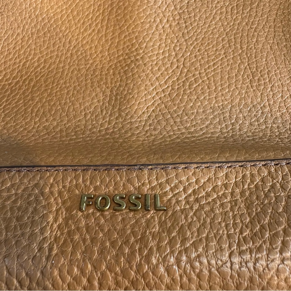 Fossil Tan Pebbled Leather Crossbody Bag  Minimalist Buckle Adjustable Strap - Picture 2 of 12